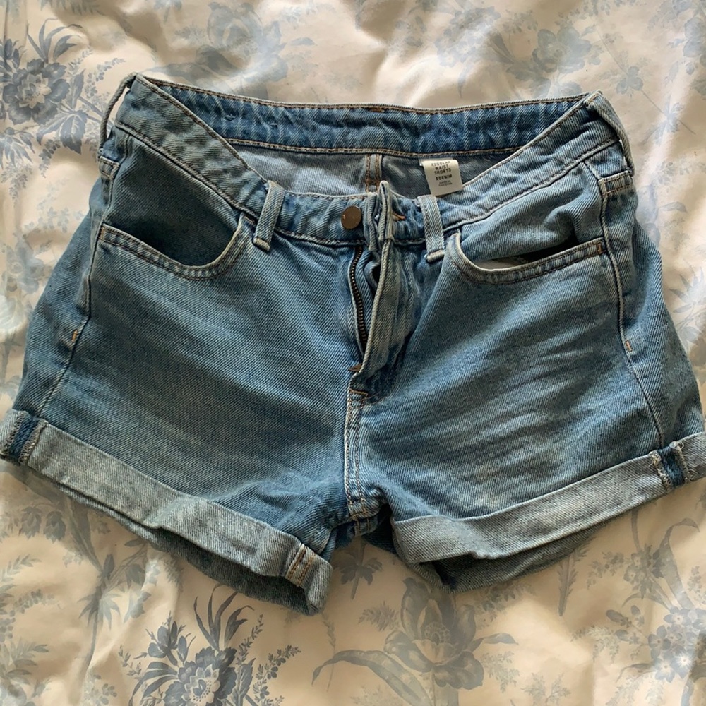 HM Regular waist shorts